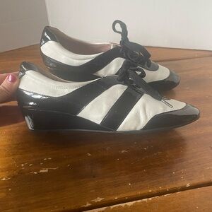 Taryn Rose Black White Patent Leather Lace Up Wedge Shoes Size 8.5